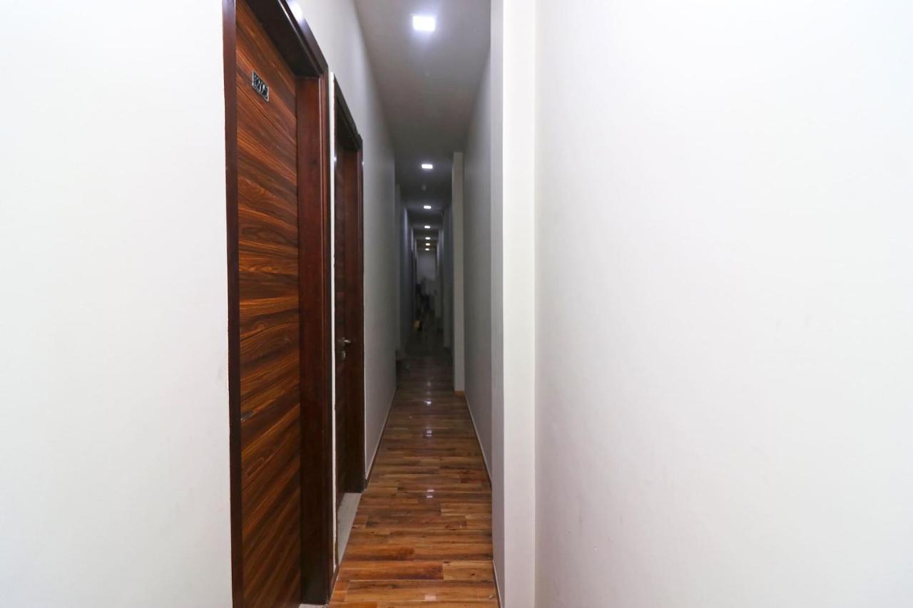 Oyo 38799 Savoy Guest House Panipat Ngoại thất bức ảnh